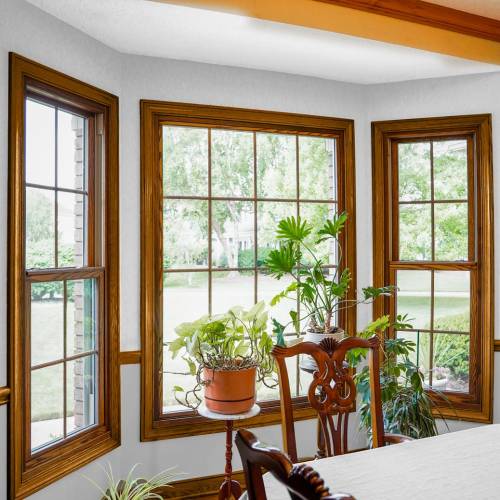 Aeris-Double-Hung-and-Picture-Windows-in-Caramel-with-Colonial-Grids_DSC8398-edit